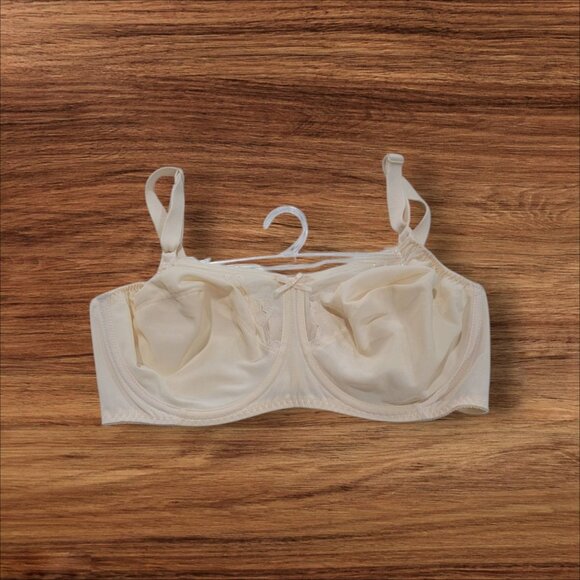 Bali Bra 38DD Flower Comfort-U Light Cream  0180 Underwire NWOT - Picture 1 of 8